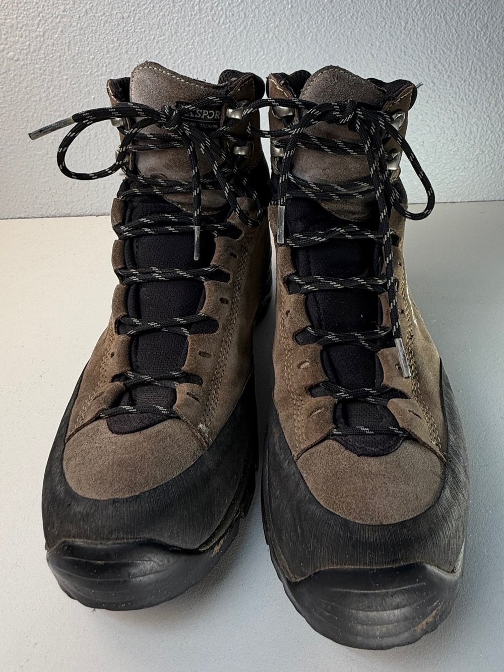 La Sportiva Gore Tex Vibram Hiking Boots Brown Suede Mens 7.5 EU 40 - Picture 2 of 14